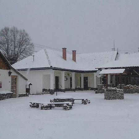 Toldi Vendégház Hotel Felsőtold Exterior foto