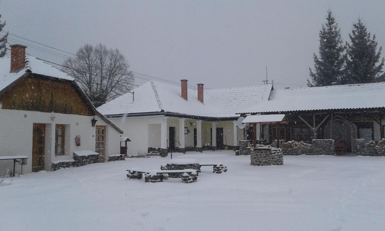 Toldi Vendégház Hotel Felsőtold Exterior foto